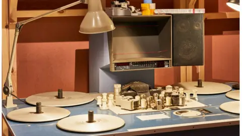 ED REEVE Stanley Kubrick: The Exhibition