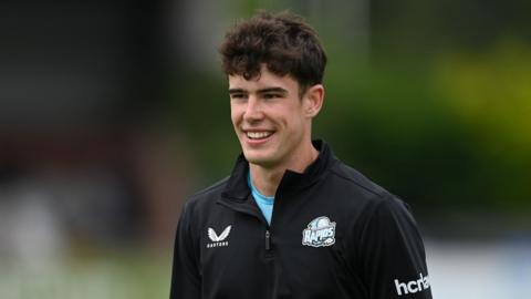 Josh Baker playing for Worcestershire Rapids