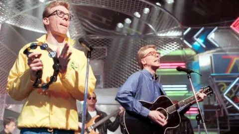 Craig (l) and Charlie (r) Reid of the Proclaimers