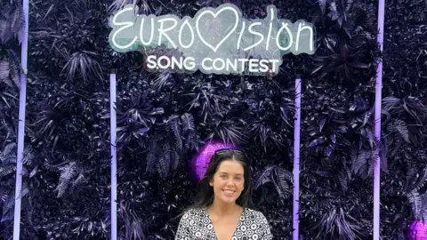 Seanán O'Kane Seanán O'Kane