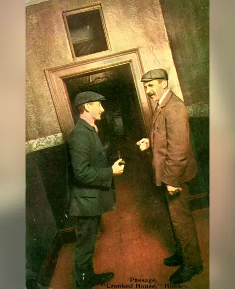 Alamy The Glynne Arms, a crooked public house in Staffordshire, seen in April 1907