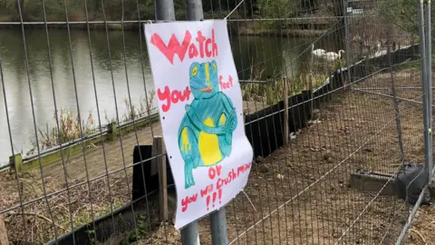 A sign warning people of toads in Cambridge