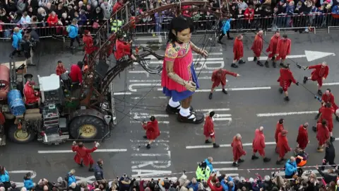 PA Little Girl Giant