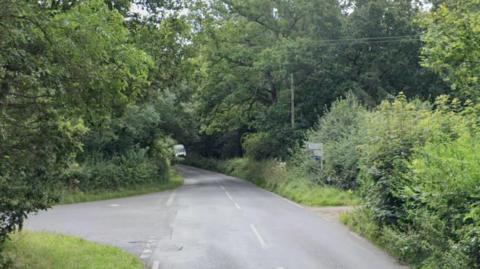 A google images street view of Sulham Hill junction with Long Lane, in Sulham.