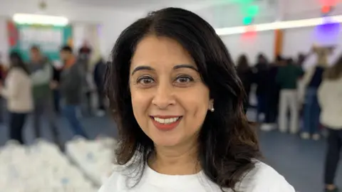 A head and shoulder photo of Vina Parekh