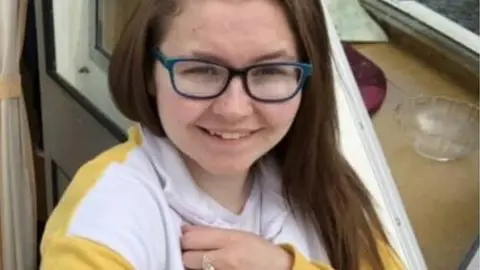 Lauren Mitchell Lauren Mitchell