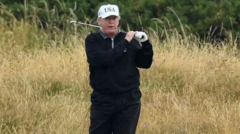 donald trump plays turnberry golf club