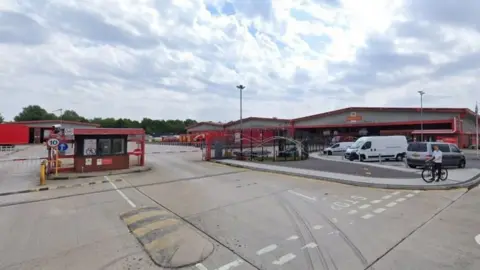 Google Royal Mail delivery office, Swindon