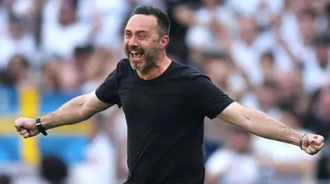  Roberto Di Zerbi, Manager of Tottenaham Hotspur celebrates at full time