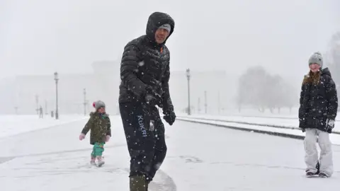 Pacemaker Snowboarders on Prince of Wales Avenue at Stormont