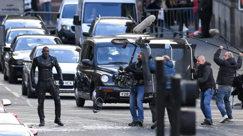 Getty Images Idris Elba filming in Glasgow