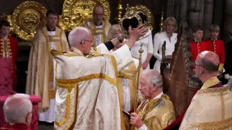 York gun salute marks coronation of King Charles III - BBC News