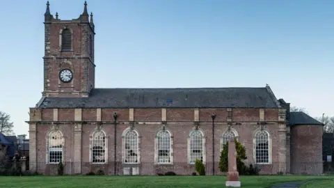 Seventeen Nineteen Holy Trinity Church