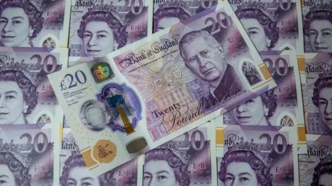 Several £20 notes