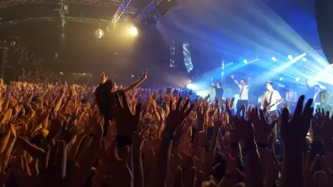 Chevy Add Frank Turner plays his 2000th gig