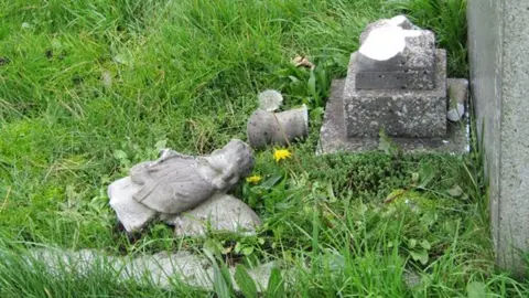 Mike Amesbury Kingsley Cemetery