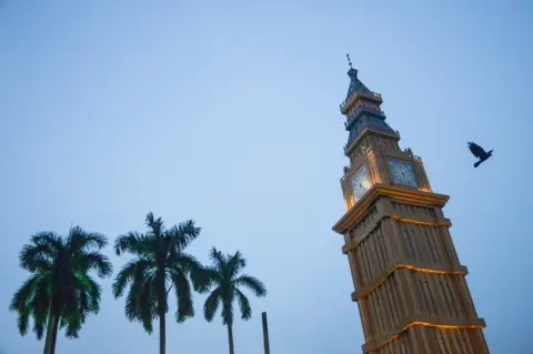 Ronny Sen Replica of Big Ben in Kolkata