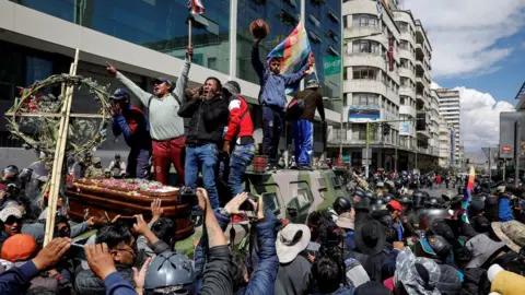 Reuters Protests in La Paz on 21 November