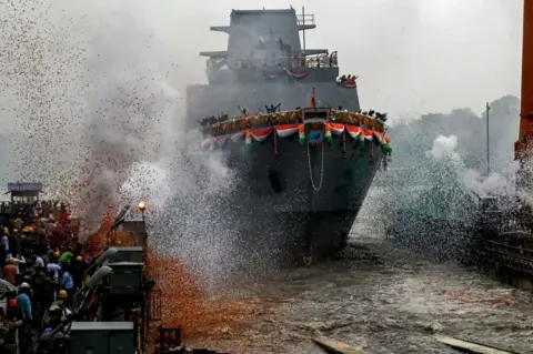 Dibyangshu Sarkar / AFP The INS Vindhyagiri is launched