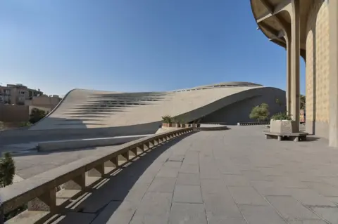 Fluid Motion Architects Vali-e-asr Mosque