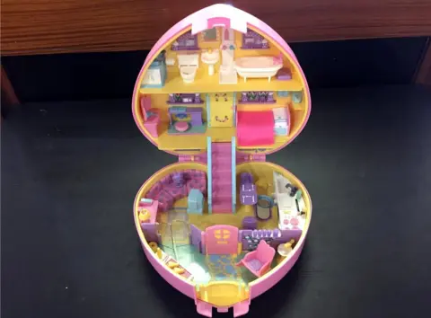 Lucy locket cheap polly pocket