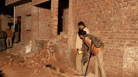 Deepak Srivastava Police surrounding the house