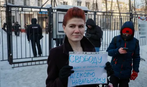 EPA Councillor Antonina Stetsenko in pro-Navalny protest, 18 Jan 21