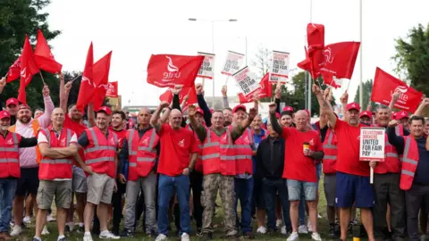 PA Media Picket line at Port of Felixstowe