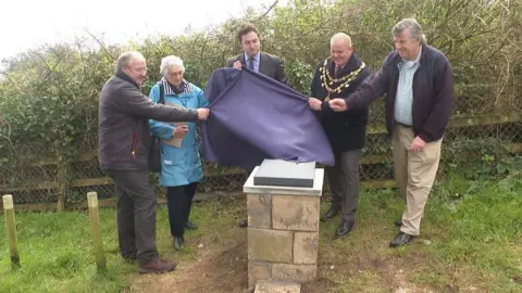 BBC People unveiling the memorial