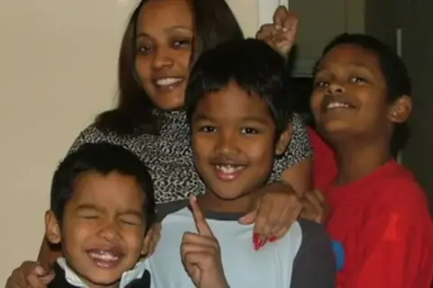 Family handout Family portrait