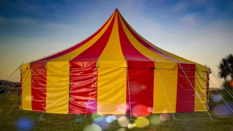 Noeleen Fries Neumann Big top tent in Noeleen's garden