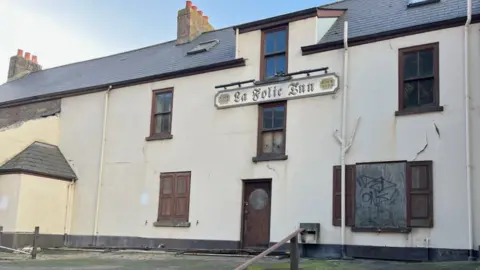 La Folie Inn