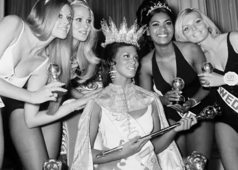 Alamy Jennifer Hosten crowned Miss World in 1970