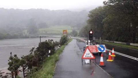 Traffic Wales flood