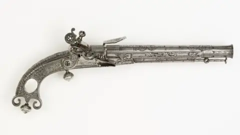Victoria & Albert Museum London Highland pistol