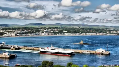 Manxscenes.com Ferry in Isle of Man harbour