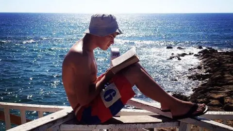 Family photos Ben by the sea