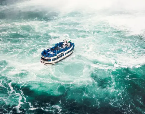 Andrew Urwin The boat at Niagara falls