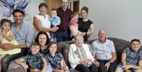 Family handout Chinnock family