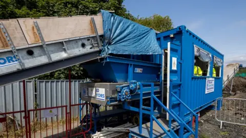 Jacobs Container housing the scanning array