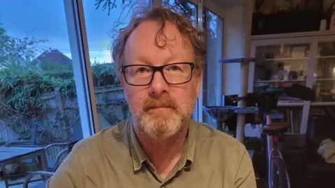 Sevenoaks dad turns old vapes into power banks for music gigs