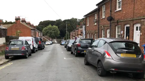 Ipswich residents annoyed after parked cars delay roadworks