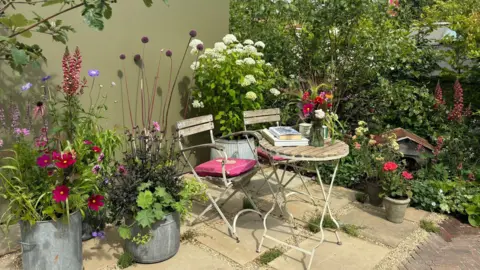 Peat-free garden at Hampton Court