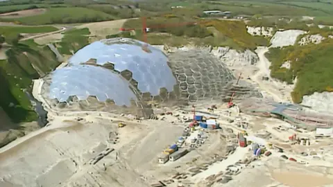 Anna Meneer The biodomes under construction in March 2001
