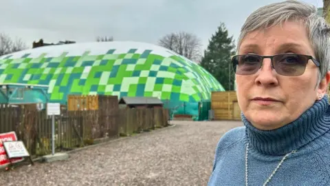 Giant inflatable tennis court