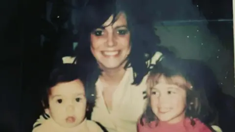 Debbie Kemp Susan Wakeling with her two daughters