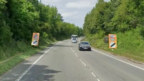 Google A dual carriageway