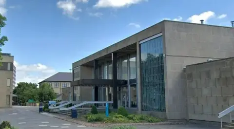 Exterior image of Kirklees Magistrates Court