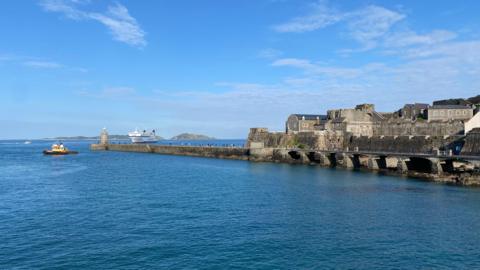 Guernsey harbour wall