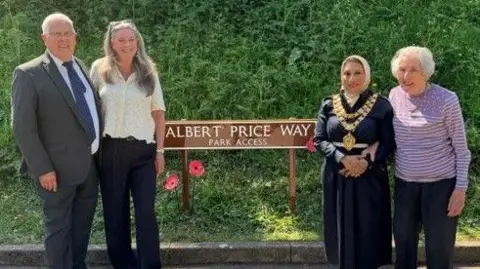 Ken Hawkins, Portfolio Holder for Environment & Infrastructure, Albert Price’s daughter Karen, the Mayor of Solihull Shahin Ashraf MBE, and Albert’s wife Betty Price. 